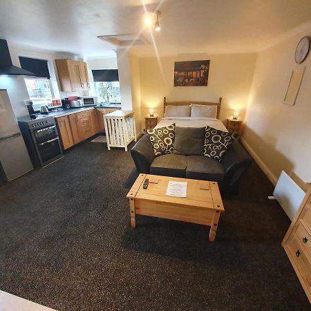 Sherwood Studio Annexe 1 Bedroom Entire Property Boston Bagian luar foto