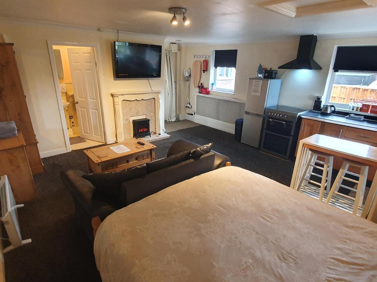 Sherwood Studio Annexe 1 Bedroom Entire Property Boston Bagian luar foto