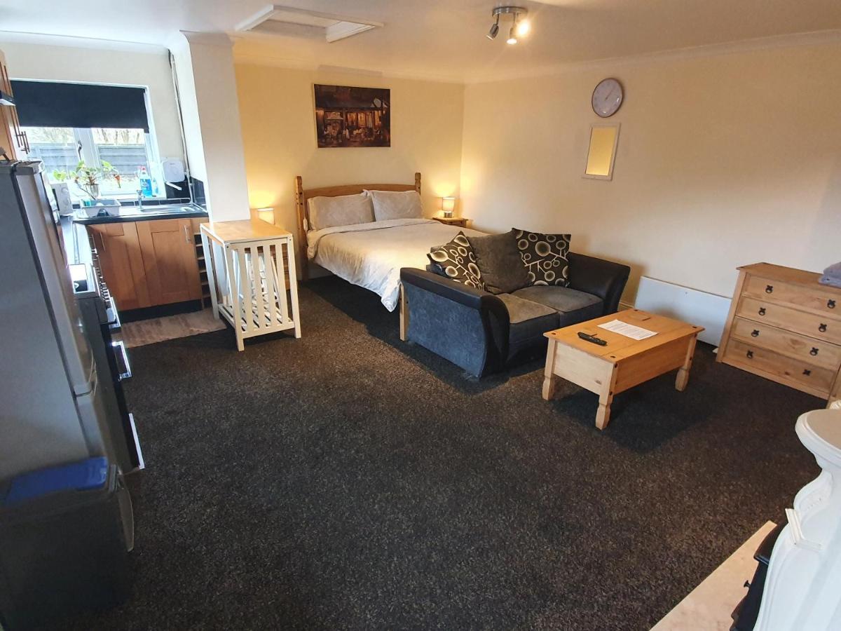 Sherwood Studio Annexe 1 Bedroom Entire Property Boston Bagian luar foto