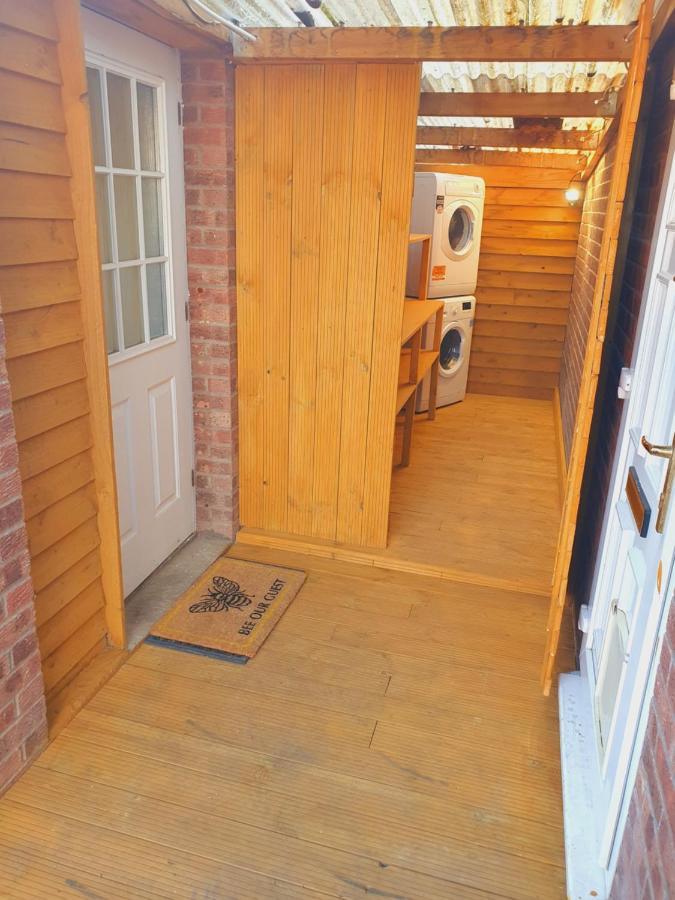 Sherwood Studio Annexe 1 Bedroom Entire Property Boston Bagian luar foto